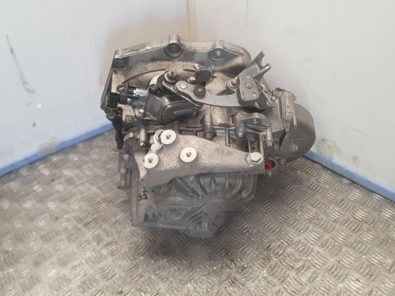 Recambio de caja cambios para opel astra j (p10) 1.6 cdti (68) referencia OEM IAM M32WR 55595640 55595641