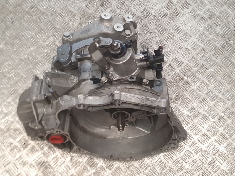 Recambio de caja cambios para opel astra j (p10) 1.6 cdti (68) referencia OEM IAM M32WR 55595640 55595641