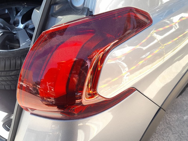 Recambio de piloto trasero derecho exterior para peugeot 2008 i (cu_) 1.2 thp 110 / puretech 110 referencia OEM IAM 9826730380  