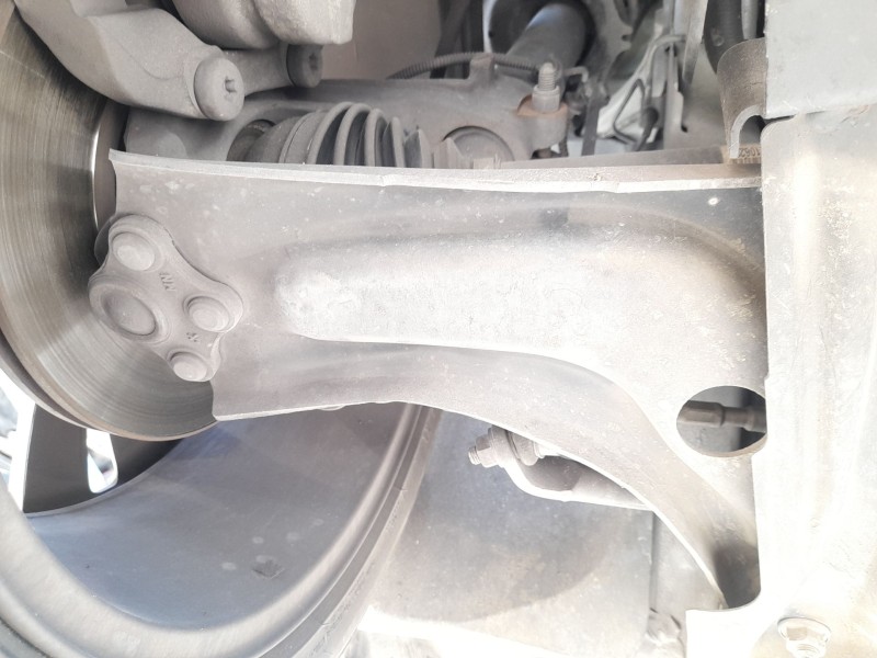Recambio de brazo suspension inferior delantero derecho para peugeot 2008 i (cu_) 1.2 thp 110 / puretech 110 referencia OEM IAM 