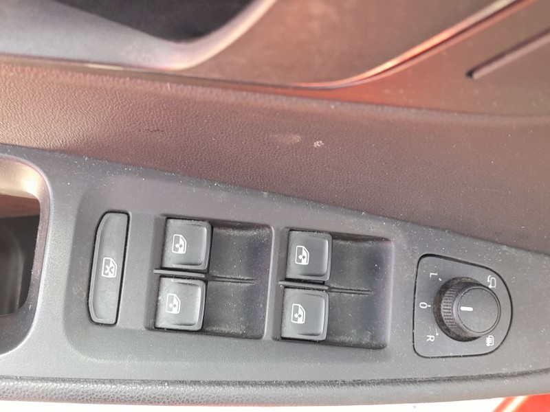Recambio de mando elevalunas delantero izquierdo para seat leon st (5f8) 1.4 tsi referencia OEM IAM 5G0959857GIHA C/MANDO RETROV