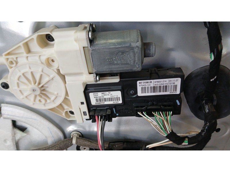 Recambio de elevalunas delantero izquierdo para renault laguna iii (bt0/1) 1.5 dci (bt00, bt0a, bt0t, bt1j) referencia OEM IAM 8