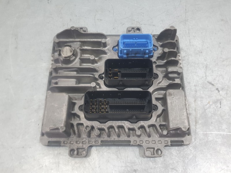 Recambio de centralita motor uce para opel astra j (p10) 1.6 cdti (68) referencia OEM IAM 12721349  