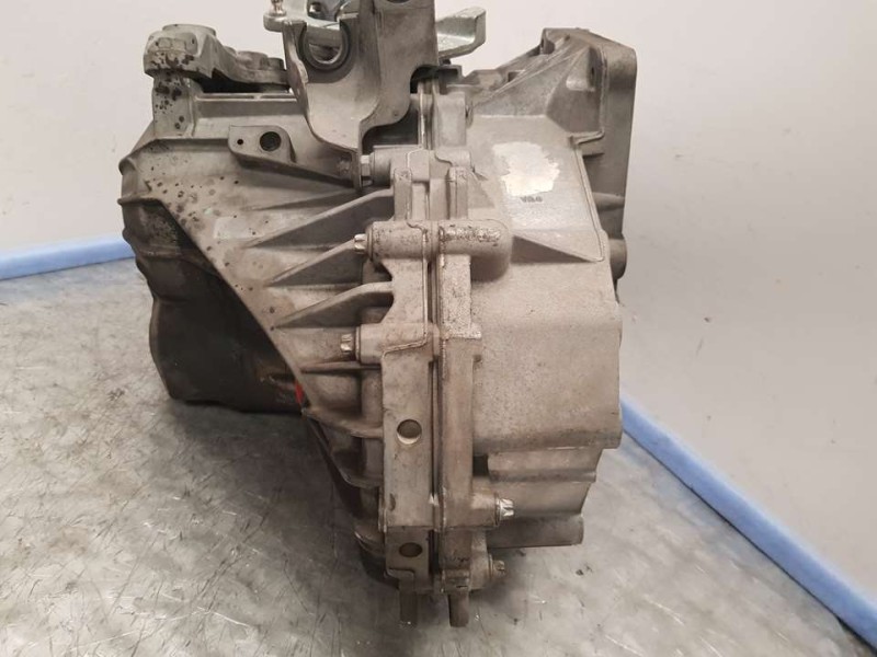 Recambio de caja cambios para opel insignia sports tourer selective referencia OEM IAM 55568685  6 VELOCIDADES