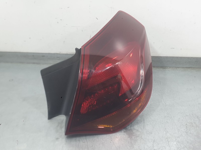 Recambio de piloto trasero derecho exterior para opel astra j (p10) 1.6 cdti (68) referencia OEM IAM 13306454  