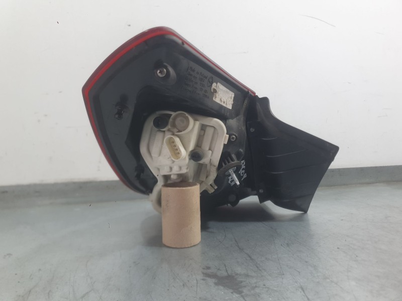 Recambio de piloto trasero derecho exterior para opel astra j (p10) 1.6 cdti (68) referencia OEM IAM 13306454  
