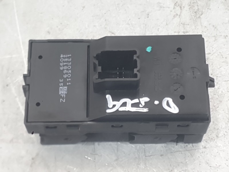 Recambio de mando elevalunas delantero izquierdo para opel astra j (p10) 1.6 cdti (68) referencia OEM IAM 13305978  