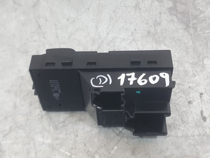 Recambio de mando elevalunas delantero derecho para opel astra j (p10) 1.6 cdti (68) referencia OEM IAM 13301886  