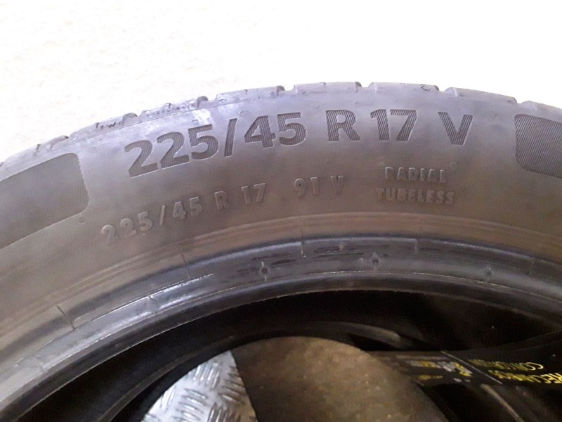 Recambio de neumatico pareja para neumaticos reutilizados - referencia OEM IAM 225451791V CONTINENTAL 225/45/17/91V