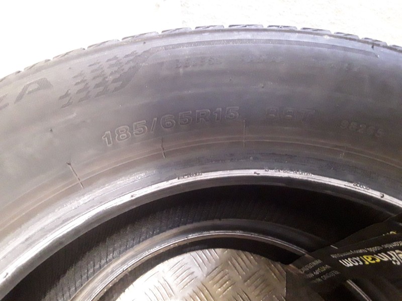 Recambio de neumatico pareja para neumaticos reutilizados - referencia OEM IAM 185651588T BRIDGESTONE 185/65/15/88T