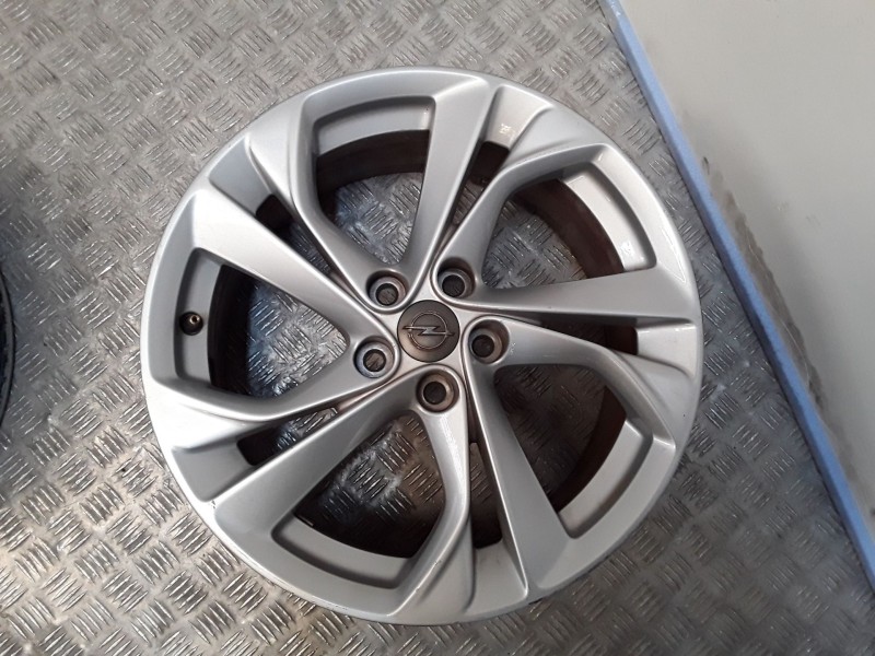 Recambio de juego llantas aluminio para opel astra k (b16) 1.6 cdti (68) referencia OEM IAM 7.5X17 5 TORN ET44  ALUMINIO
