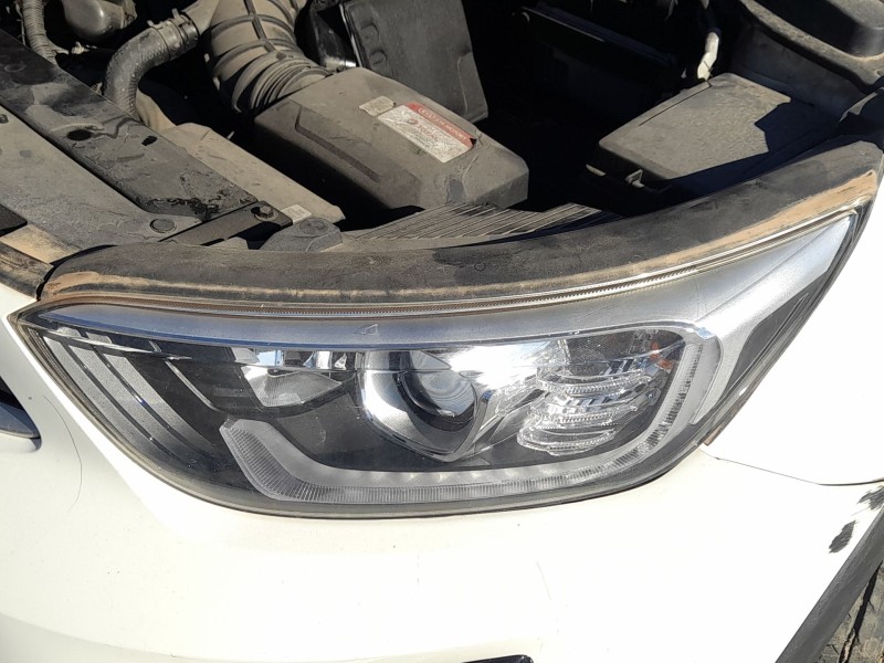 Recambio de faro izquierdo para kia stonic (yb) 1.0 t-gdi referencia OEM IAM 92101H8800  