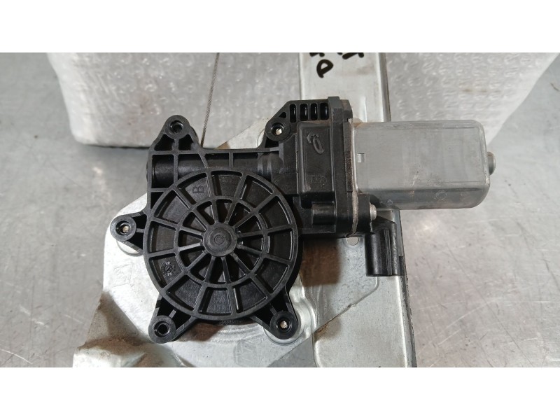 Recambio de elevalunas delantero derecho para dacia duster (hs_) 1.5 dci referencia OEM IAM 807206838R 2 PINS 