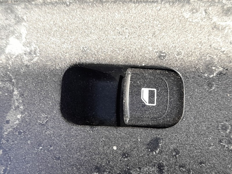 Recambio de mando elevalunas delantero derecho para kia stonic (yb) 1.0 t-gdi referencia OEM IAM 93576H8000  