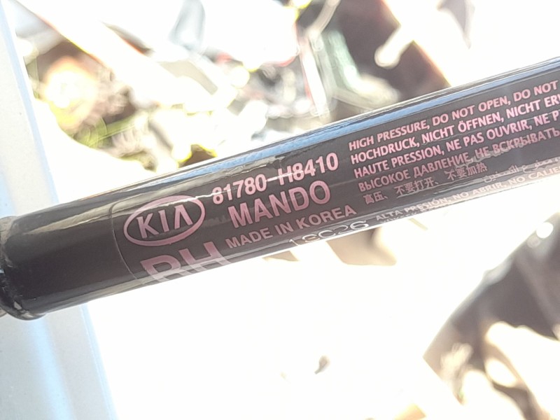 Recambio de amortiguadores maletero / porton para kia stonic (yb) 1.0 t-gdi referencia OEM IAM 81780H8010  