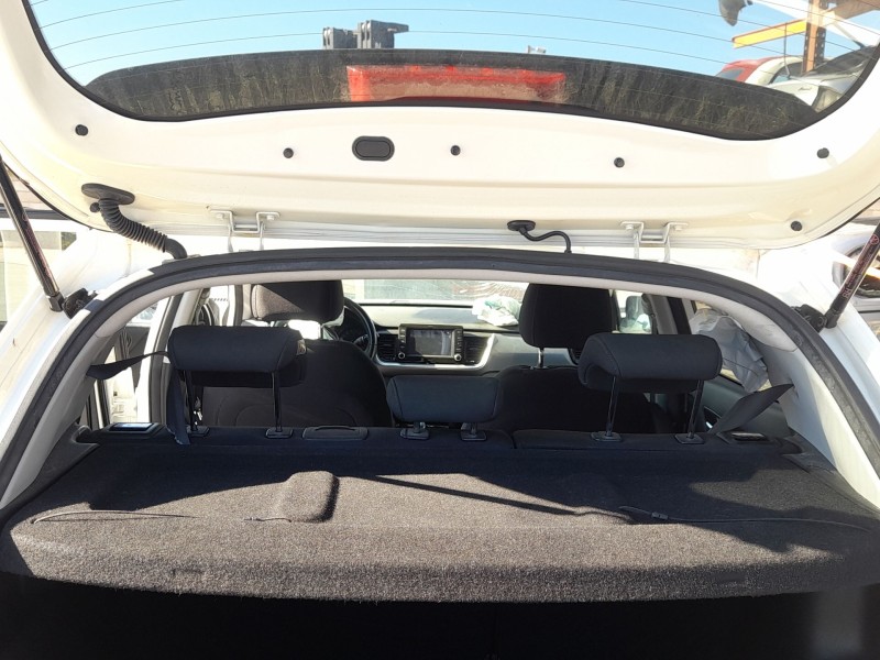 Recambio de bandeja trasera para kia stonic (yb) 1.0 t-gdi referencia OEM IAM 85910H8400WK  
