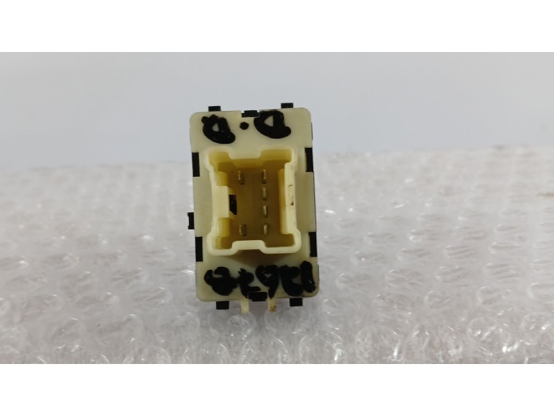 Recambio de mando elevalunas delantero derecho para dacia duster (hs_) 1.5 dci referencia OEM IAM 8200602227  
