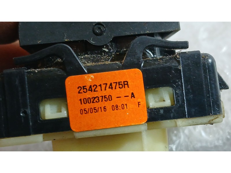 Recambio de mando elevalunas delantero derecho para dacia duster (hs_) 1.5 dci referencia OEM IAM 8200602227  
