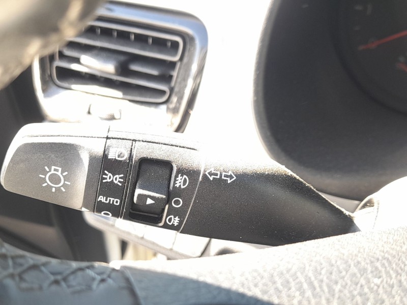 Recambio de mando luces y limpia para kia stonic (yb) 1.0 t-gdi referencia OEM IAM 93403H8960  