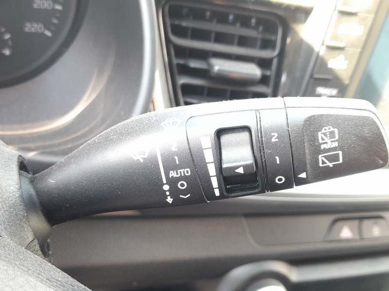 Recambio de mando luces y limpia para kia stonic (yb) 1.0 t-gdi referencia OEM IAM 93403H8960  