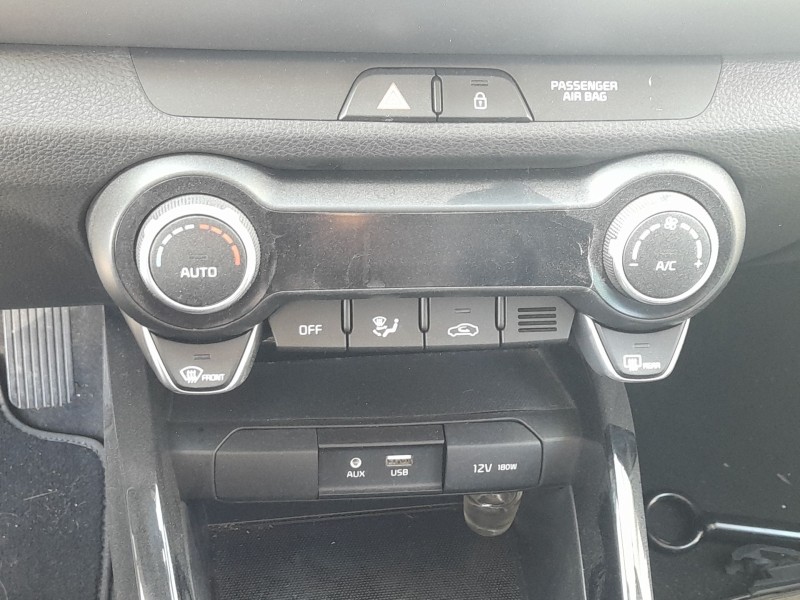 Recambio de mando climatizador para kia stonic (yb) 1.0 t-gdi referencia OEM IAM 97250H8220SA1  