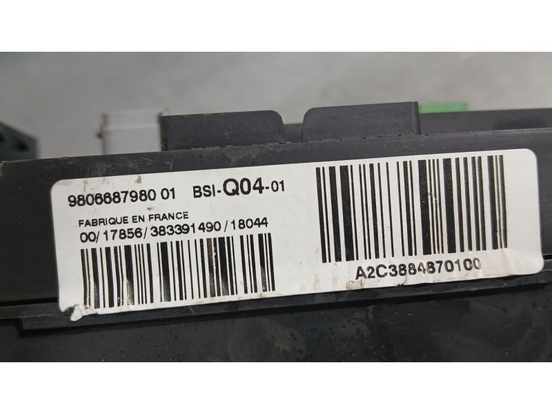 Recambio de caja reles / fusibles para citroën ds5 2.0 bluehdi 150 referencia OEM IAM 9810296480  