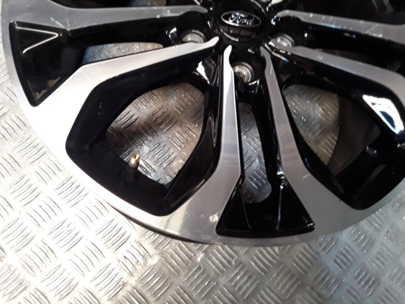 Recambio de llanta aluminio para ford puma (j2k, cf7) 1.0 ecoboost mhev referencia OEM IAM 7X17 5 TORN ET47.5 ROZADA ALUMINIO