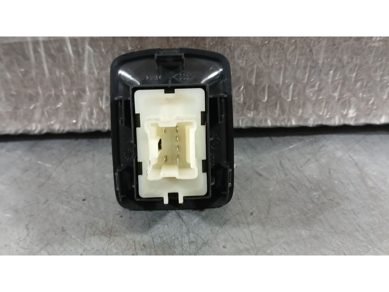 Recambio de mando elevalunas trasero derecho para dacia sandero ii (b8_) 1.0 lpg (b8ml) referencia OEM IAM 254217475R  