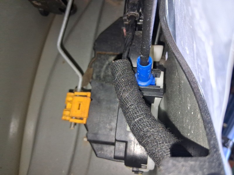 Recambio de cerradura puerta delantera derecha para opel astra j (p10) 1.6 cdti (68) referencia OEM IAM 13579523  