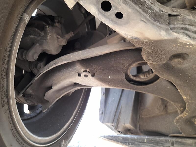 Recambio de brazo suspension inferior delantero derecho para nissan micra v (k14) 1.0 referencia OEM IAM 545005FA1C  