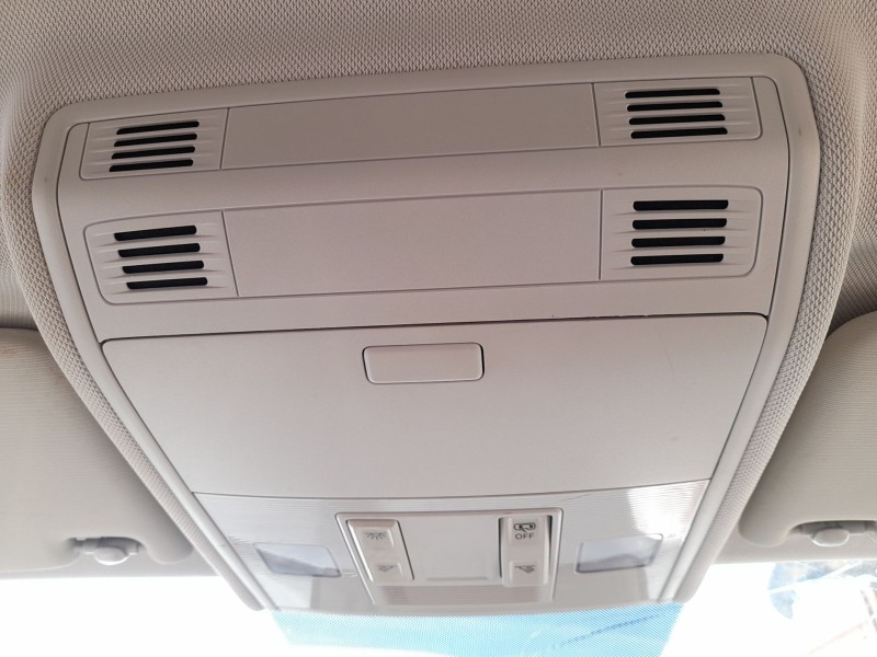Recambio de luz interior para volkswagen polo vi (aw1, bz1, ae1) 1.0 tsi referencia OEM IAM 3B0947105CTS4  