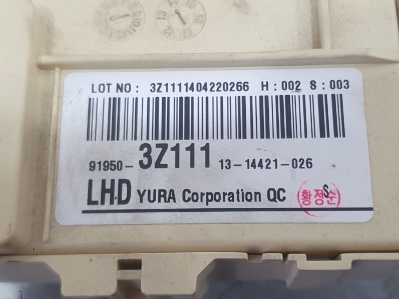 Recambio de caja reles / fusibles para hyundai i40 i (vf) 1.7 crdi referencia OEM IAM   