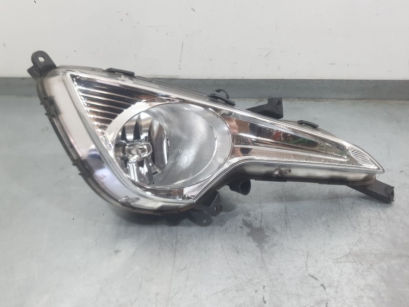 Recambio de faro antiniebla derecho para hyundai i40 i (vf) 1.7 crdi referencia OEM IAM 922023Z000  