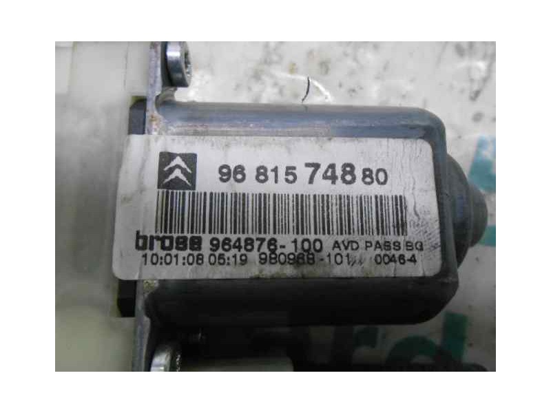 Recambio de motor elevalunas delantero derecho para citroën c4 berlina cool referencia OEM IAM 964876100 9681574880 BROSE