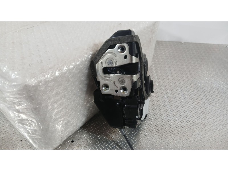 Recambio de cerradura puerta trasera izquierda para toyota c-hr (_x1_) 2.0 hybrid (maxh10)10 referencia OEM IAM 69060F4131  