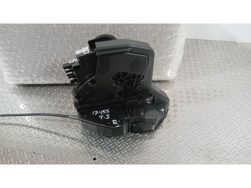 Recambio de cerradura puerta trasera izquierda para toyota c-hr (_x1_) 2.0 hybrid (maxh10)10 referencia OEM IAM 69060F4131  