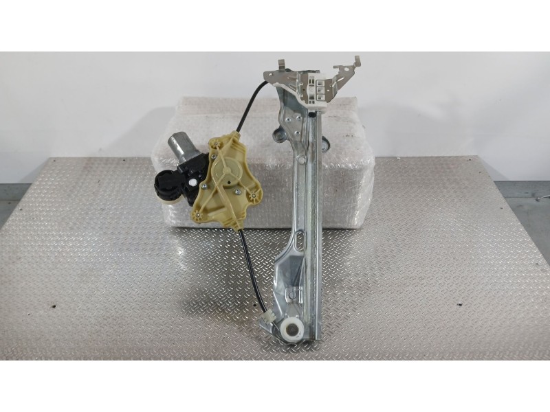 Recambio de elevalunas trasero izquierdo para toyota c-hr (_x1_) 2.0 hybrid (maxh10)10 referencia OEM IAM 69840F4050  