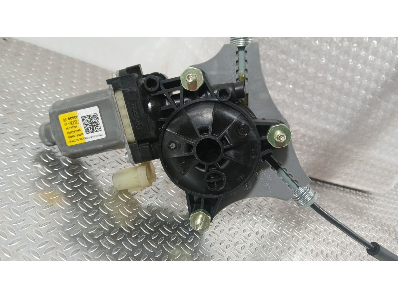 Recambio de elevalunas delantero derecho para kia stonic (yb) 1.0 t-gdi eco-dynamics+ referencia OEM IAM 82402H8100  