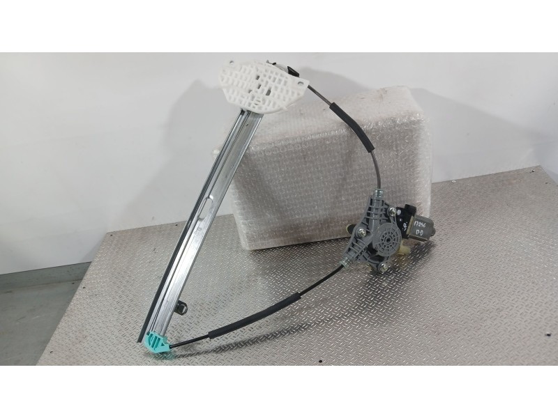 Recambio de elevalunas delantero derecho para kia stonic (yb) 1.0 t-gdi eco-dynamics+ referencia OEM IAM 82402H8100  