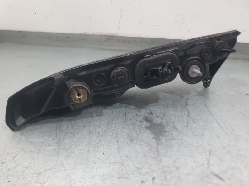 Recambio de piloto trasero derecho interior para citroën c4 iii (ba_, bb_, bc_) 1.2 puretech 130 (bahnsa, bahnsb) referencia OEM