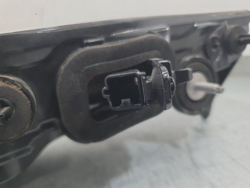 Recambio de piloto trasero derecho interior para citroën c4 iii (ba_, bb_, bc_) 1.2 puretech 130 (bahnsa, bahnsb) referencia OEM