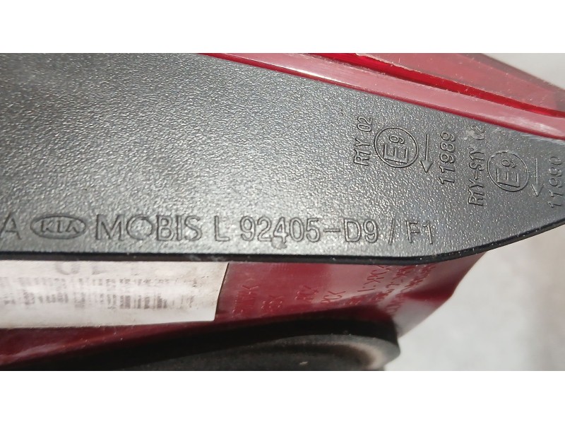 Recambio de piloto trasero derecho interior para kia sportage iv (ql, qle) 1.6 gdi referencia OEM IAM 92406D9110  