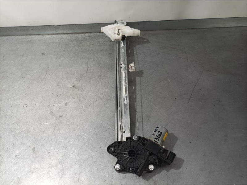 Recambio de elevalunas delantero derecho para honda civic lim.5 (fk) 1.5 sport referencia OEM IAM CM093690A  ELÉCTRICO 6 PINS