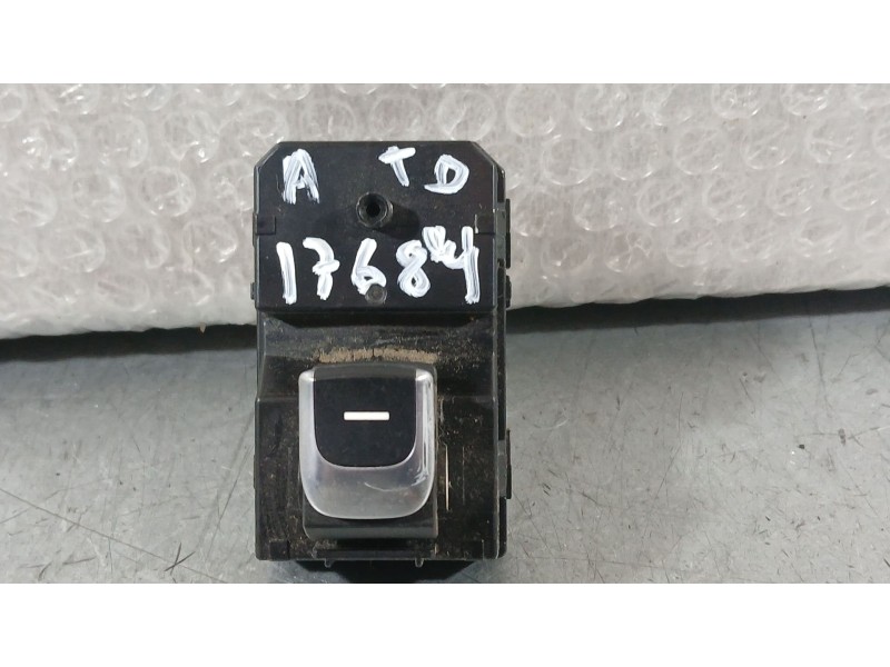 Recambio de mando elevalunas trasero derecho para kia sportage iv (ql, qle) 1.6 gdi referencia OEM IAM 93581D9100  
