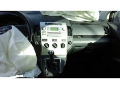 TOYOTA COROLLA VERSO (R1)