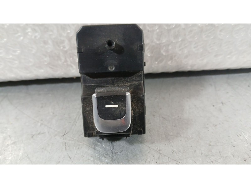 Recambio de mando elevalunas trasero izquierdo para kia sportage iv (ql, qle) 1.6 gdi referencia OEM IAM 93581D9100  
