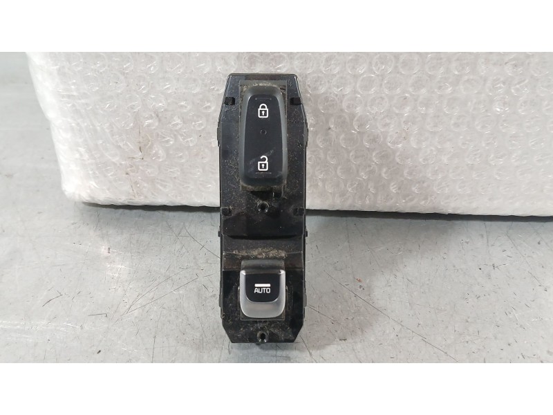 Recambio de mando elevalunas delantero derecho para kia sportage iv (ql, qle) 1.6 gdi referencia OEM IAM 93576F1000  