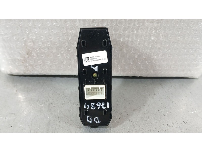 Recambio de mando elevalunas delantero derecho para kia sportage iv (ql, qle) 1.6 gdi referencia OEM IAM 93576F1000  