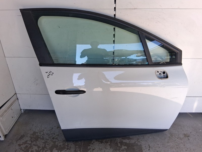 Recambio de puerta delantera derecha para renault clio iv (bh_) 1.5 dci 75 referencia OEM IAM 801008302R  