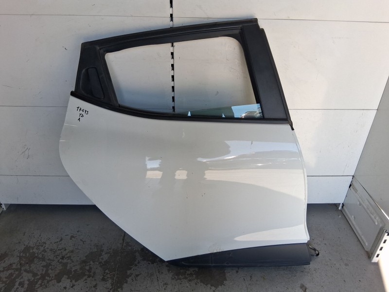 Recambio de puerta trasera derecha para renault clio iv (bh_) 1.5 dci 75 referencia OEM IAM 821008626R  